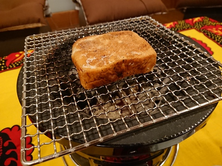 honjimabakeryのパンを七輪で焼く with オーストラリアワイン honjimabakeryのパンを七輪で焼く with オーストラリアワイン