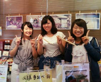 9月に入ってもはし分け体験で楽しんでもらっております、小豆島そうめん作兵衛・美麺本舗 9月に入ってもはし分け体験で楽しんでもらっております、小豆島そうめん作兵衛・美麺本舗