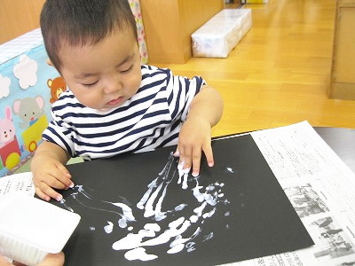 12月の製作(0歳児、くまぐみ) 12月の製作(0歳児、くまぐみ)