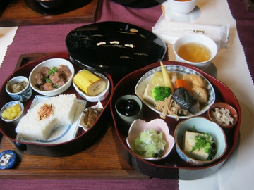 とっこ姉の何これ ランチ 三日月とうさぎ