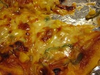 手作りケーキとピザ