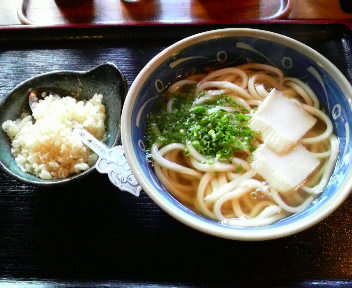 スーツのサイズはまだいけそうやった