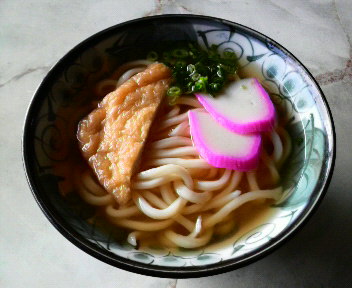 スーツのサイズはまだいけそうやった
