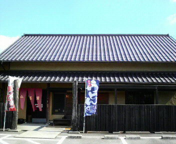 スーツのサイズはまだいけそうやった