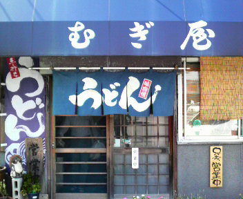 スーツのサイズはまだいけそうやった