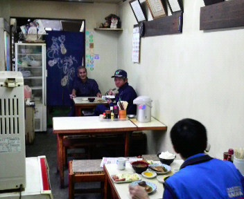 怪しさ満開食堂~~