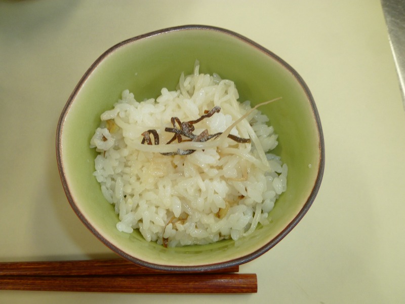 もやしご飯・塩こんぶのせ