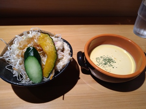 洋食の店はるのカニクリームたまごとじ丼、供養の日