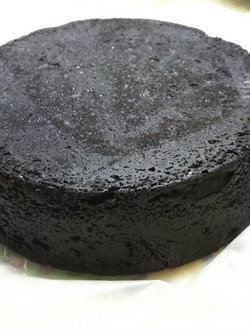 まっ黒チーズケーキ