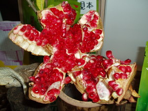 ざくろがパックリ！