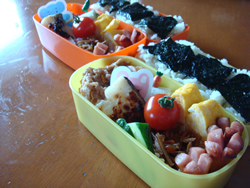 給食さま
