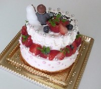ペルル２段重ねケーキ登場