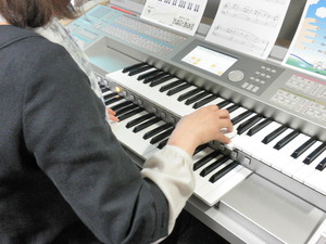 固まってる、エレクトーン