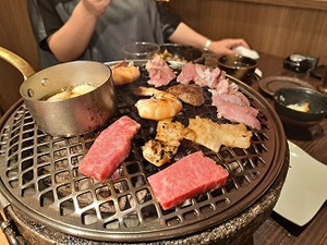 炭火極味焼肉　英