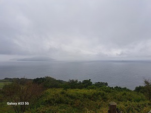 小雨に煙る大串半島・雨上がりのテアトロン