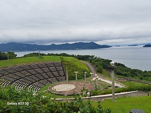 小雨に煙る大串半島・雨上がりのテアトロン