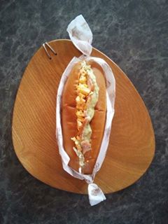 バジルソースで、ホットドッグを作りましたよ～