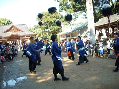 菅生神社大祭・・・天狗さんと獅子使い