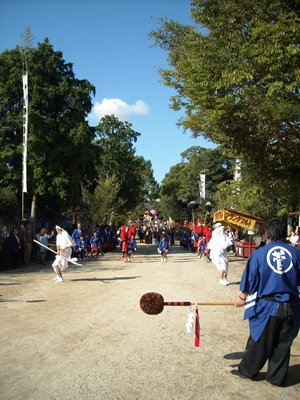 菅生神社大祭・・・天狗さんと獅子使い