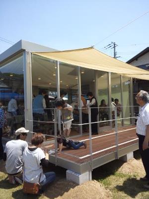 カフェも、お披露目～蘭’S　Garden　Market