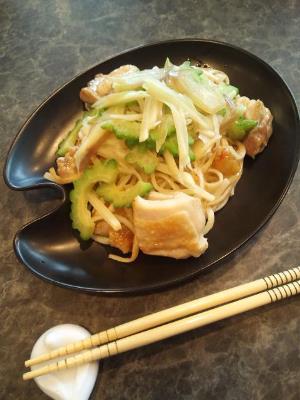 シャクシャク言わして、薬味たっぷり焼うどん