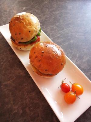夏を味わうプチハンバーガー