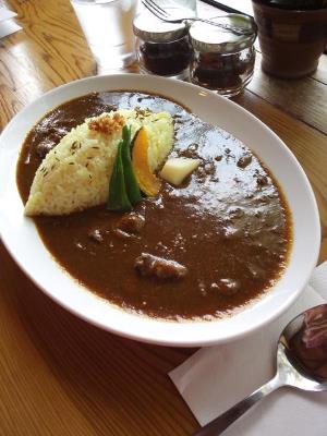 夏か冬か迷う休日（冬椿さんにて）