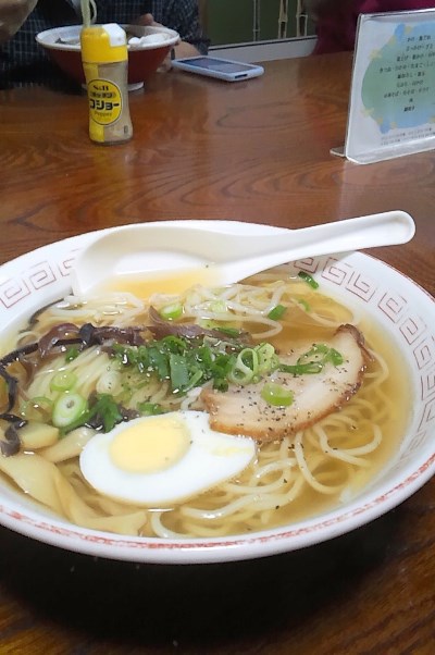 おうどん屋さんなのに中華そば！