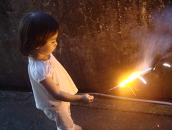 “はじめての・・・花火♪”
