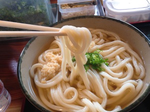 綾歌町の山の中にある隠れ屋的うどん屋さん♡