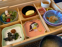朝食は