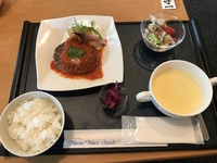 行列の出来るランチに増税の嵐