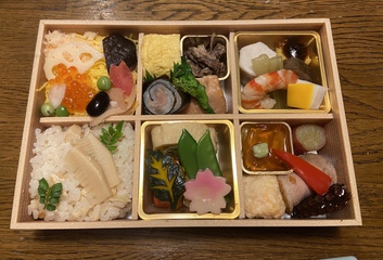 病みつき花見弁当