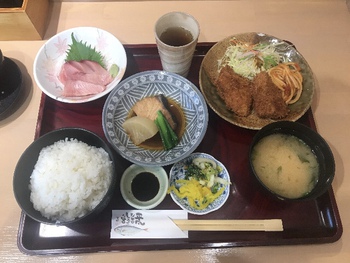 刺身フライ煮付けお魚の三冠王や〜