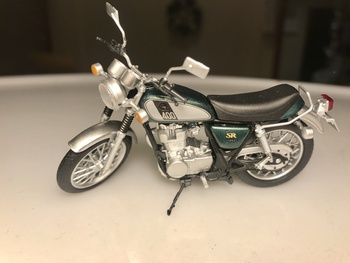食玩ヤマハSR400