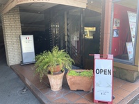 老舗レストランでコースランチ