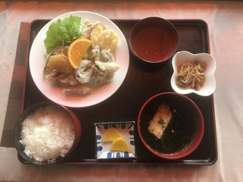 ムード満点 海鮮食堂