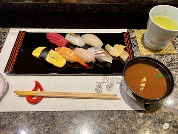 回らない寿司ランチ