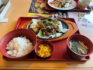 ファミレス　牛カルビ定食　７８０円