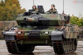 ポーランド政府はドイツに無断でレオパルド戦車を軍に供給する＆独、ウクライナへの戦車供与許可せず 米の同様の措置必要＝新聞