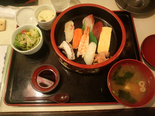かね荘 寿司セット
