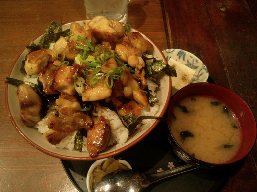 ほのぼの かしわバター醤油丼(だったと思う)