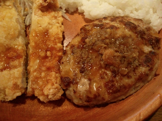 びっくりドンキー　 ハンバーグ＆若鶏しょうゆ香り揚