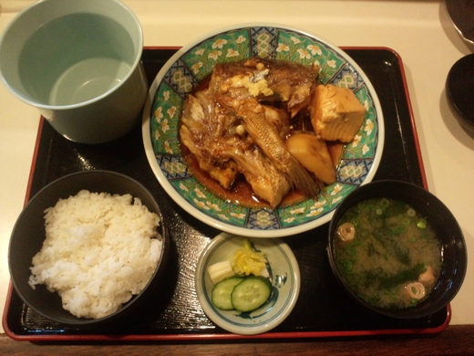 かね荘　鯛のあら煮定食