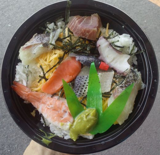 はやし商店　持ち帰り海鮮丼　市場食堂裏手