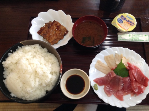 鉄板焼フェリーチェ　海鮮丼　１５食限定　市場近く