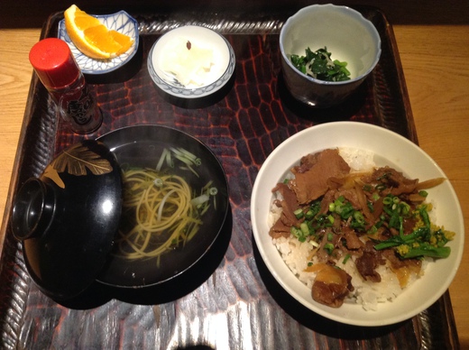 いろり家　イノシシ丼