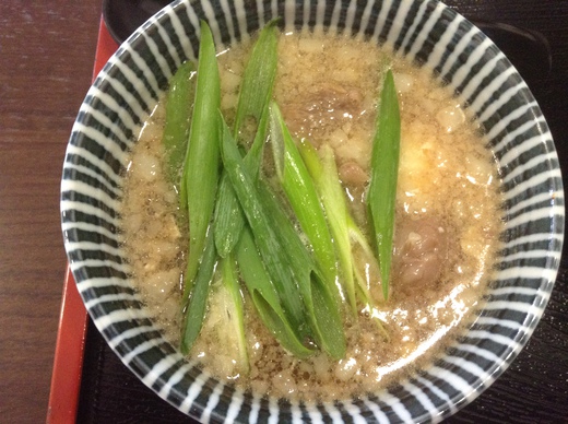 釜からどん　牛すじと温玉のつけうどん