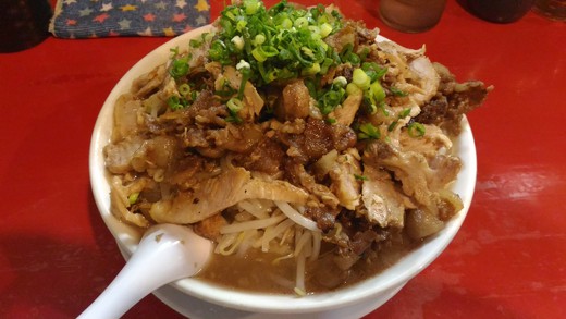 ドカ壱　極盛肉ラーメン　高松市瓦町