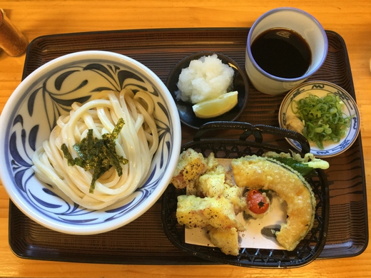 ふる里うどん　生ハムパイン天ぶっかけ　高松